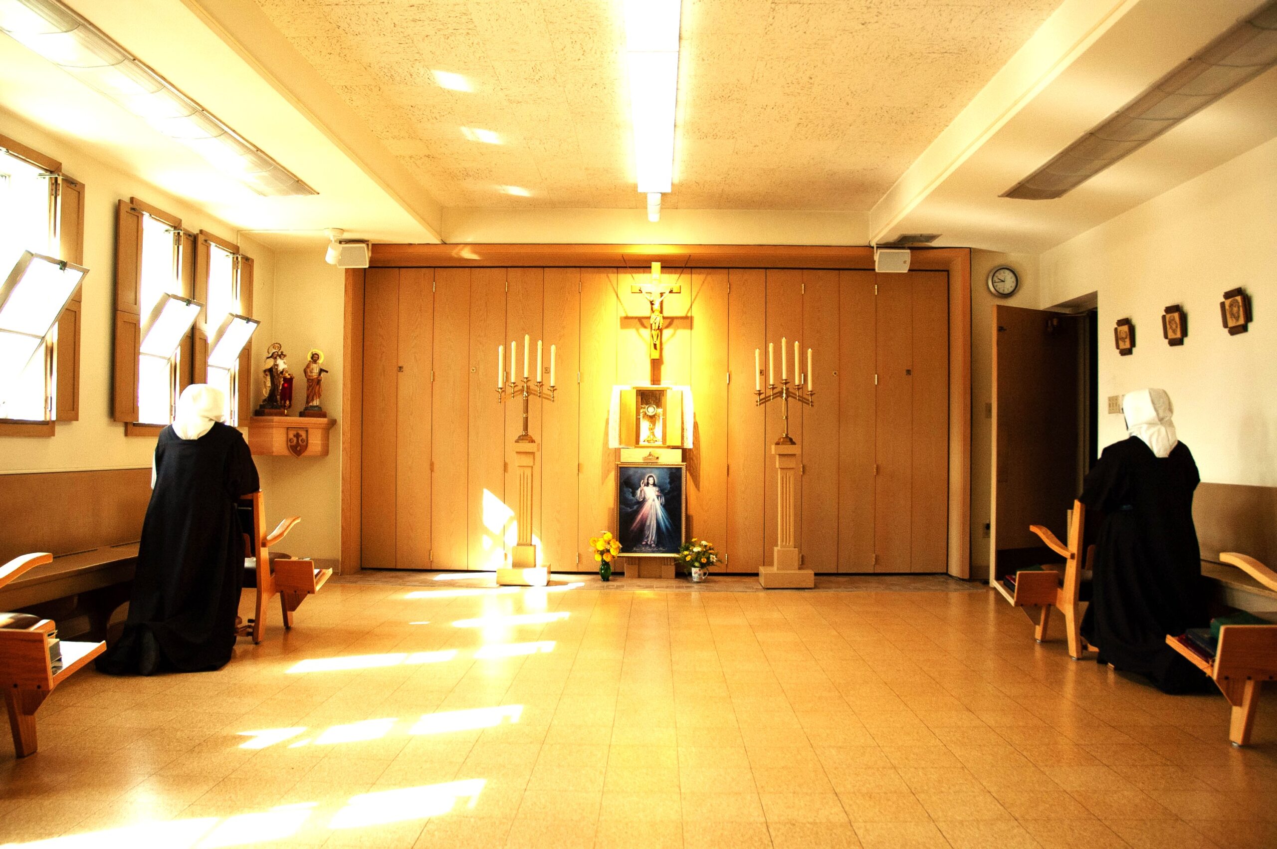 Igidia & Bakhita in choir (1)